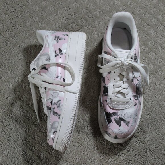 Nike Air Force 1 Floral Rose Pink Size 8 Bruce Kilgore Designed Leather Sneakers - Picture 1 of 7
